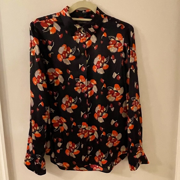 Scotch & Soda 100% silk blouse. Black with orange/red flower print. Size small. - Picture 1 of 3